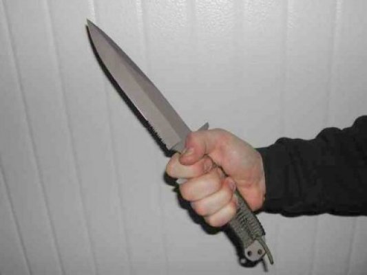 Secţia 3 Poliţie, în acţiune: au depistat hoţi de poşete şi posesori de arme albe